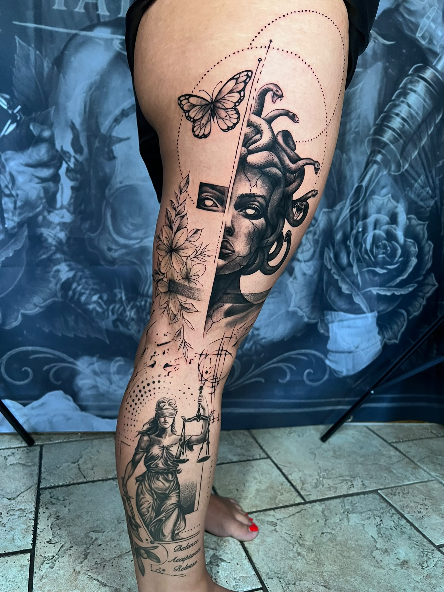 Medusa & Justitia — Tattoo von Ciprian Grapa