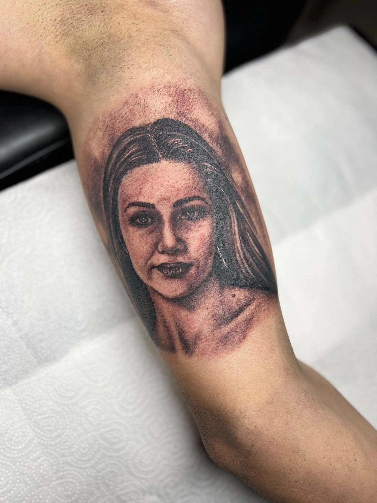 Frauenporträt — Tattoo von Ciprian Grapa