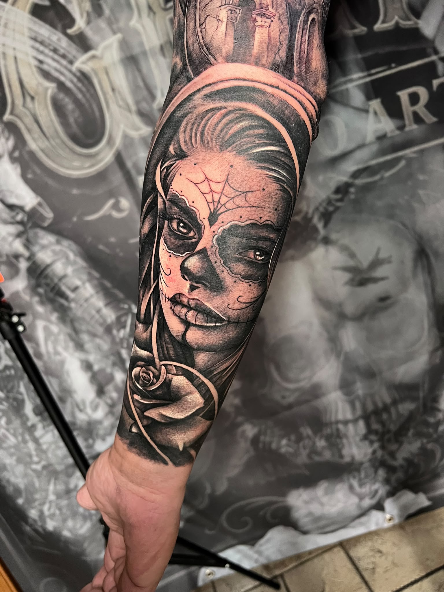 Catrina-Porträt & Rose — Tattoo von Ciprian Grapa