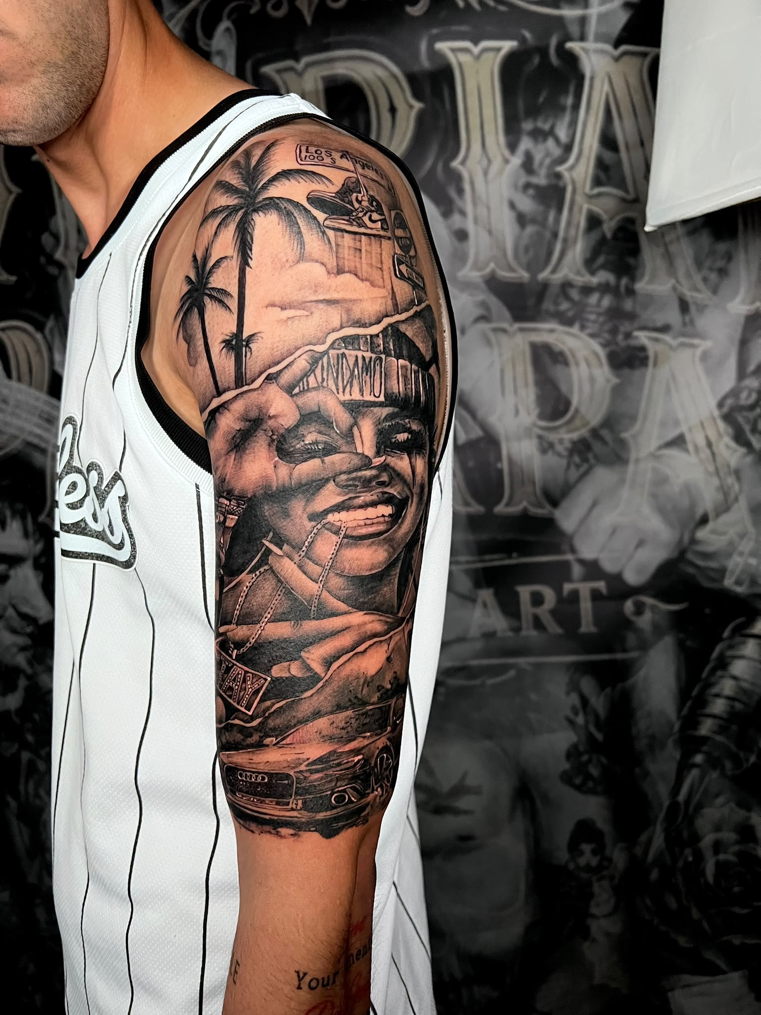 Urbanes Porträt & Palmen — Tattoo von Ciprian Grapa